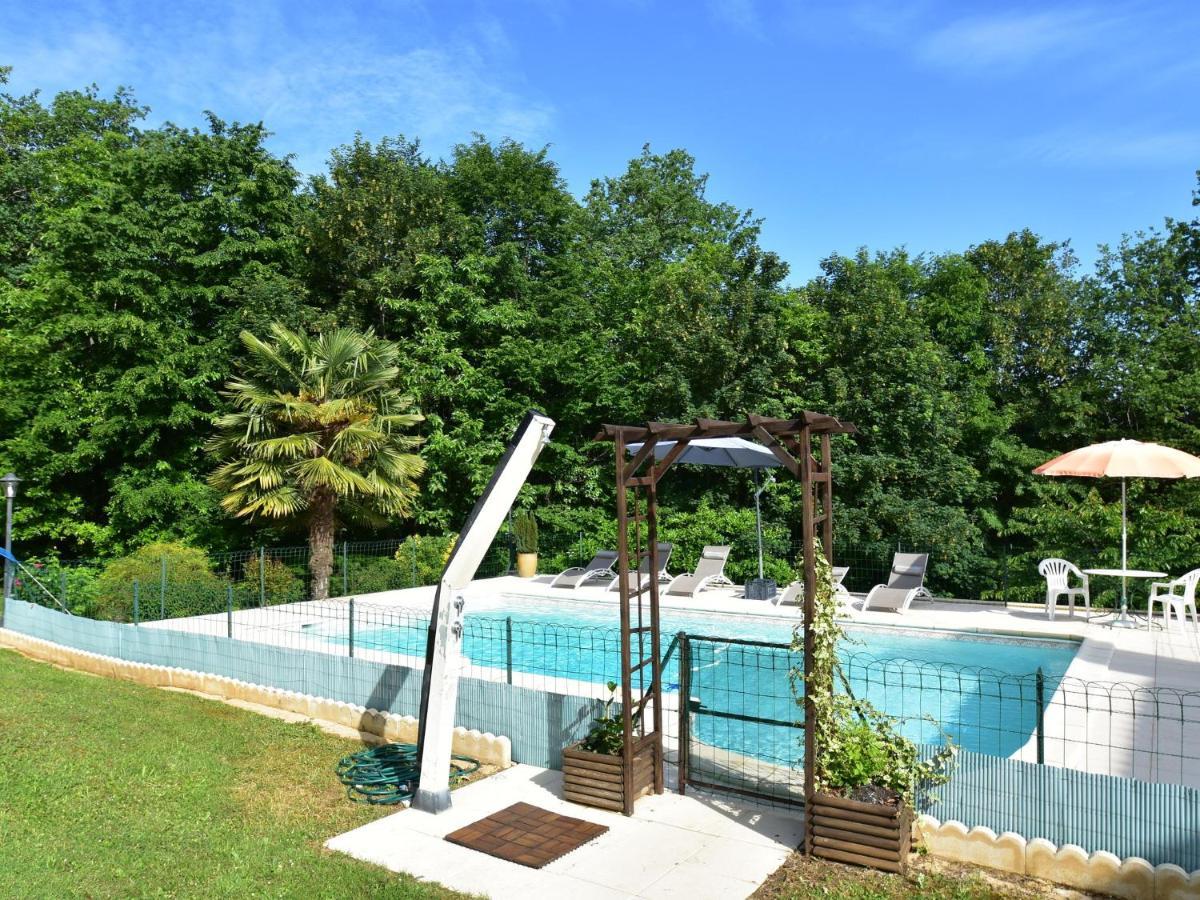 Cosy Holiday Home In Lantheuil With Garden Villefranche-du-Périgord Exterior foto